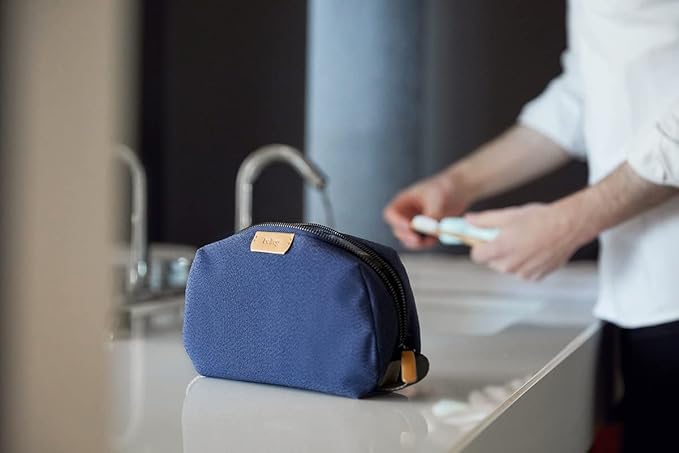 Bellroy Toiletry Kit (Unisex Toiletry Bag, Zipper Closure, Water-Resistant Lining, Toothbrush Sleeve with Magnetic Closure, Internal Mesh Pocket Organization) -Bronze