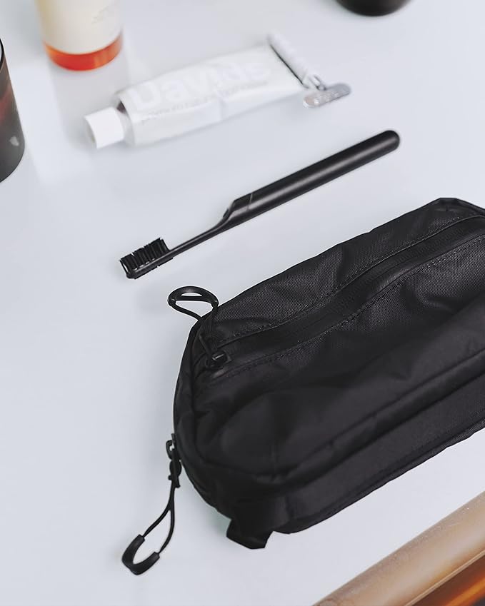 WANDRD Toiletry Bag, Medium - Makeup Organizer and Travel Bag for Travel Essentials