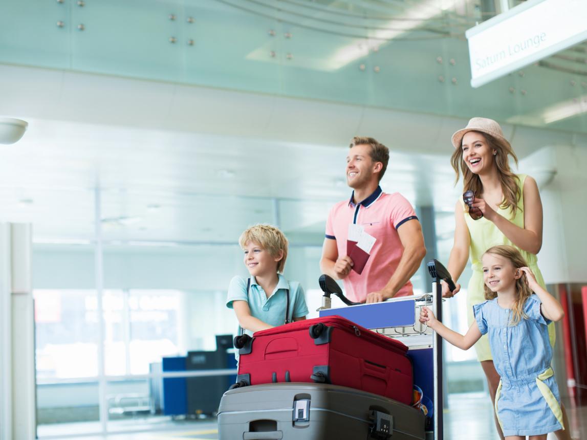 20 Things Every Parent Should Pack When Traveling With Kids