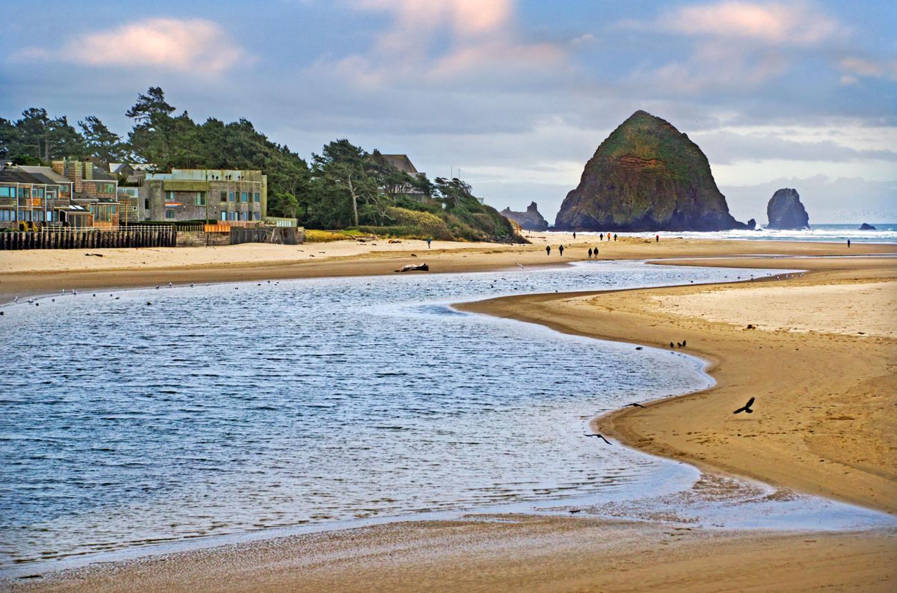 Top 10 U.S. Beach Towns to Visit This Summer