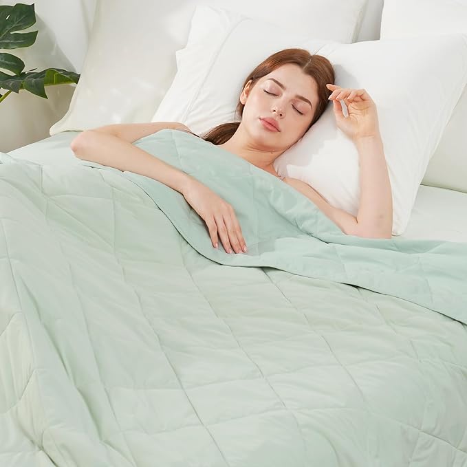 Cozy Bliss Cooling Blanket for Hot Sleepers, Q-Max 0.4 Cooling Comfort Queen Size, Cold Blankets for Night Sweats Sleeping, Ultra-Cool Lightweight Breathable Summer Blanket for Bed